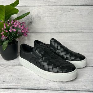 MARC Fisher Ltd MLCALLA Slip on Woven Leather Sneaker Size 9